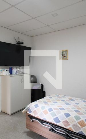 Casa à venda com 220m², 4 quartos e 5 vagas Casa à venda com 220m², 4 quartos e 5 vagasQuarto de Serviço