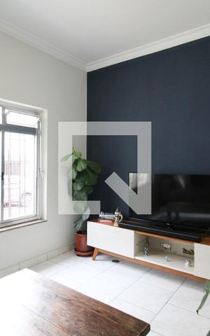 Casa à venda com 220m², 4 quartos e 5 vagas Casa à venda com 220m², 4 quartos e 5 vagasSala