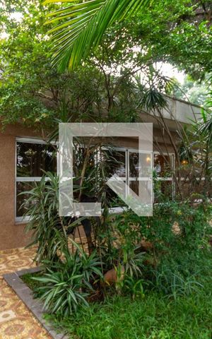 Casa para alugar com 750m², 5 quartos e 5 vagas Casa para alugar com 750m², 5 quartos e 5 vagasJardim