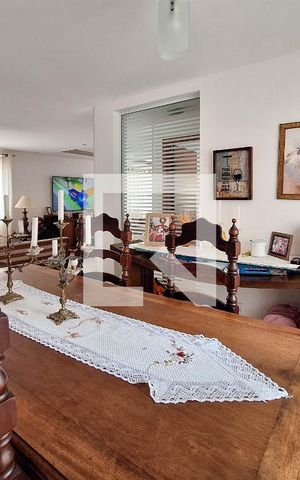 Casa à venda com 160m², 4 quartos e 3 vagas Casa à venda com 160m², 4 quartos e 3 vagasSala