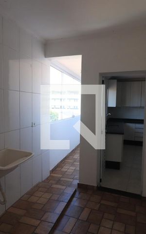 Casa à venda com 320m², 4 quartos e 1 vagaÁrea de Serviço