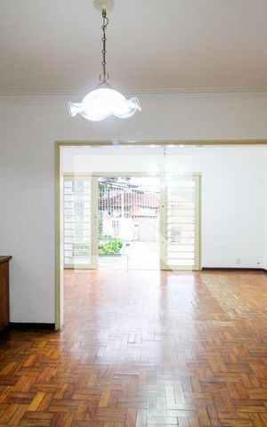Casa à venda com 160m², 3 quartos e 2 vagasSala