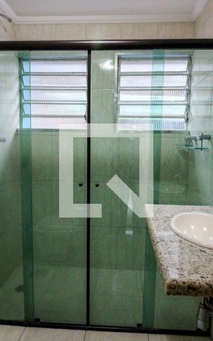 Casa à venda com 160m², 3 quartos e 2 vagasBanheiro