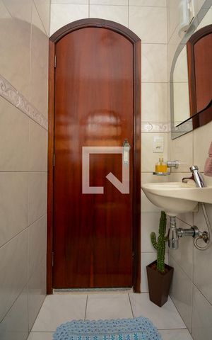 Casa à venda com 280m², 3 quartos e 3 vagas Casa à venda com 280m², 3 quartos e 3 vagasLavabo