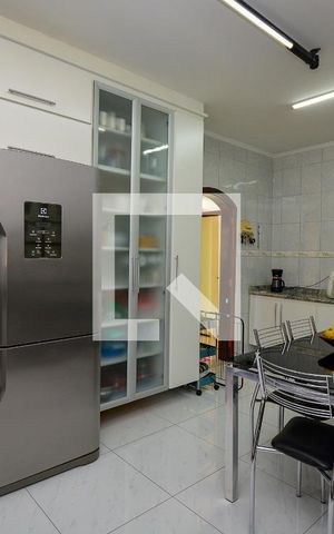Casa à venda com 280m², 3 quartos e 3 vagas Casa à venda com 280m², 3 quartos e 3 vagasCozinha
