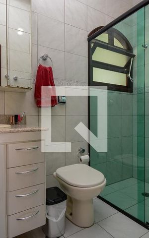 Casa à venda com 280m², 3 quartos e 3 vagas Casa à venda com 280m², 3 quartos e 3 vagasBanheiro