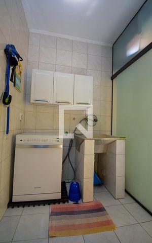 Casa à venda com 280m², 3 quartos e 3 vagas Casa à venda com 280m², 3 quartos e 3 vagasÁrea de Serviço