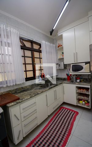 Casa à venda com 280m², 3 quartos e 3 vagas Casa à venda com 280m², 3 quartos e 3 vagasCozinha