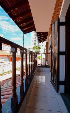 Casa à venda com 280m², 3 quartos e 3 vagas Casa à venda com 280m², 3 quartos e 3 vagasVaranda