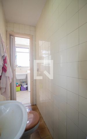 Apartamento à venda com 134m², 4 quartos e 3 vagas Apartamento à venda com 134m², 4 quartos e 3 vagasBanheiro de Serviço