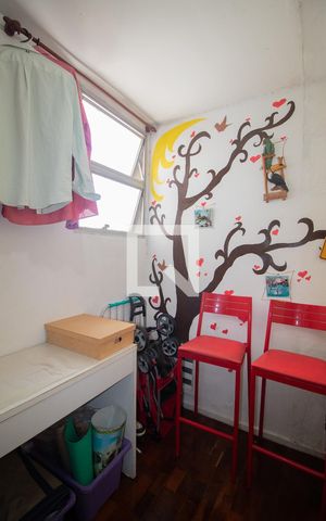 Apartamento à venda com 134m², 4 quartos e 3 vagas Apartamento à venda com 134m², 4 quartos e 3 vagasQuarto de Serviço