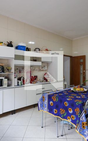 Casa à venda com 100m², 2 quartos e 5 vagas Casa à venda com 100m², 2 quartos e 5 vagasCozinha