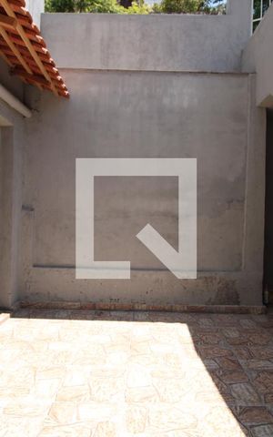 Casa para alugar com 21m², 1 quarto e sem vagaQuintal e área de serviço