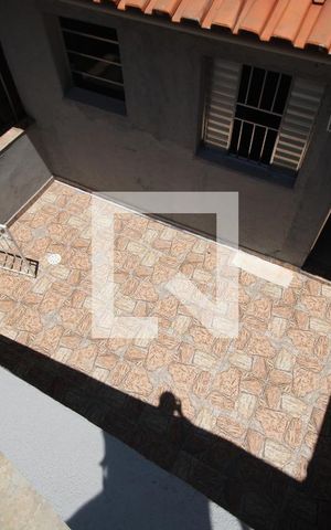 Casa para alugar com 21m², 1 quarto e sem vagaQuintal e área de serviço