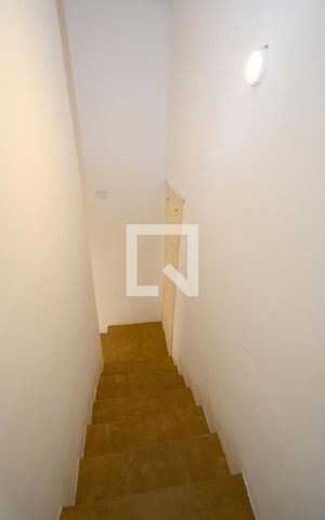 Casa à venda com 105m², 3 quartos e 1 vagaEscada