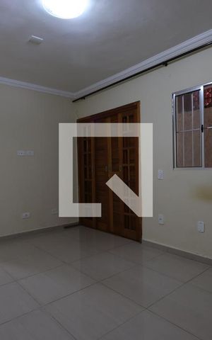 Casa para alugar com 70m², 1 quarto e sem vagaSuíte