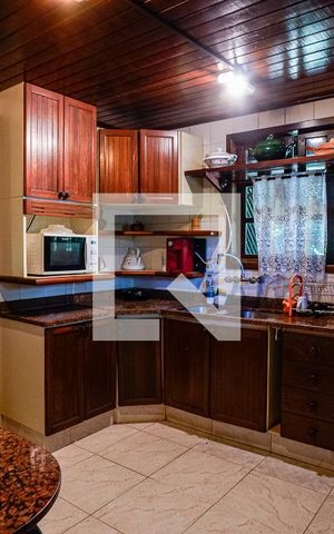 Casa de condomínio à venda com 995m², 4 quartos e 2 vagas Casa de condomínio à venda com 995m², 4 quartos e 2 vagasCozinha