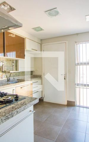 Apartamento à venda com 100m², 2 quartos e 1 vaga Apartamento à venda com 100m², 2 quartos e 1 vagaCopa/Cozinha