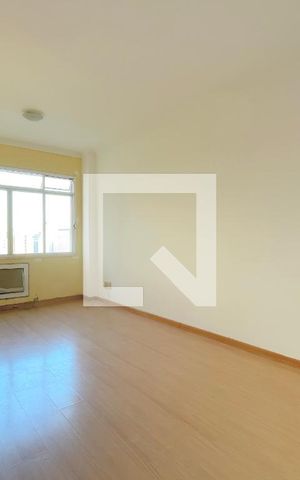 Apartamento à venda com 120m², 3 quartos e sem vaga Apartamento à venda com 120m², 3 quartos e sem vagaSala