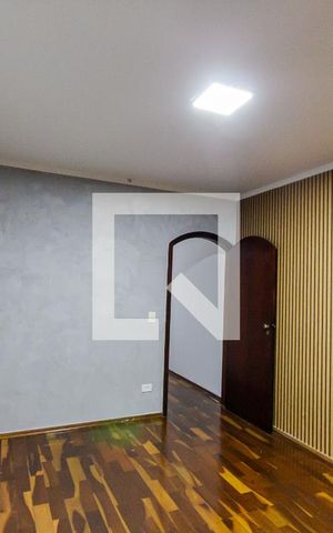 Casa à venda com 200m², 3 quartos e 3 vagasSuíte