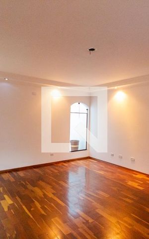 Casa à venda com 200m², 3 quartos e 3 vagasSala