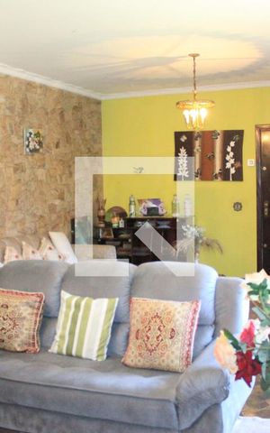 Casa à venda com 360m², 4 quartos e 8 vagasSala