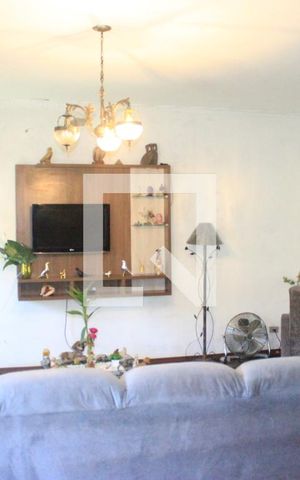 Casa à venda com 360m², 4 quartos e 8 vagasSala