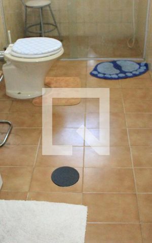 Casa à venda com 360m², 4 quartos e 8 vagasBanheiro Quarto