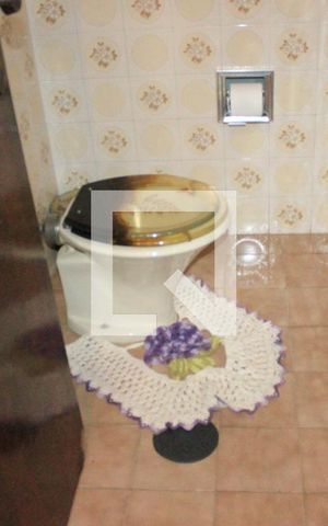 Casa à venda com 360m², 4 quartos e 8 vagasLavabo