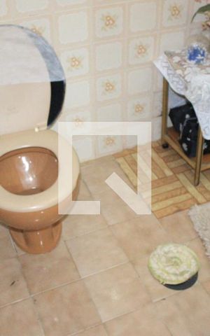 Casa à venda com 360m², 4 quartos e 8 vagasBanheiro social 