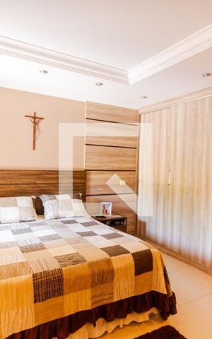 Casa à venda com 412m², 3 quartos e 3 vagas Casa à venda com 412m², 3 quartos e 3 vagasSuíte