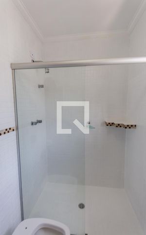 Casa à venda com 412m², 3 quartos e 3 vagas Casa à venda com 412m², 3 quartos e 3 vagasBanheiro da Suíte