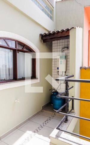 Casa à venda com 412m², 3 quartos e 3 vagas Casa à venda com 412m², 3 quartos e 3 vagasVaranda
