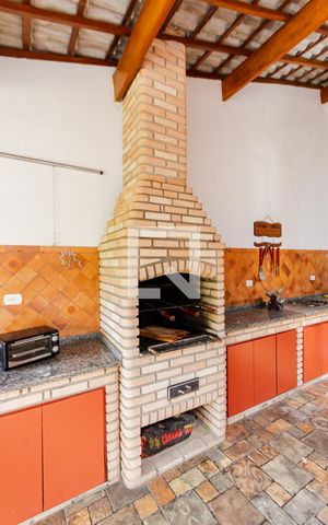 Casa à venda com 412m², 3 quartos e 3 vagas Casa à venda com 412m², 3 quartos e 3 vagasChurrasqueira