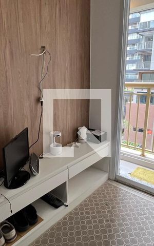 Studio à venda com 28m², 1 quarto e sem vaga Studio à venda com 28m², 1 quarto e sem vagaSala