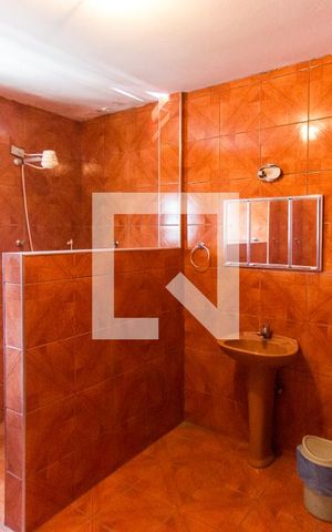 Casa à venda com 200m², 7 quartos e 2 vagasBanheiro 1  