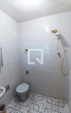 Casa à venda com 200m², 7 quartos e 2 vagasBanheiro 2  