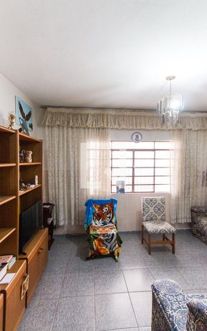 Casa à venda com 200m², 7 quartos e 2 vagasSala  