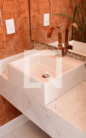 Casa para alugar com 699m², 4 quartos e 4 vagasLavabo