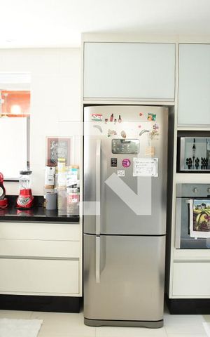Casa para alugar com 699m², 4 quartos e 4 vagasCozinha