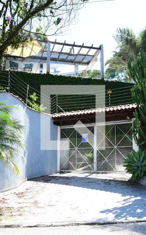 Casa para alugar com 699m², 4 quartos e 4 vagasFachada