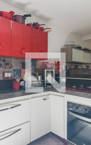Casa à venda com 200m², 4 quartos e 2 vagas Casa à venda com 200m², 4 quartos e 2 vagasCozinha