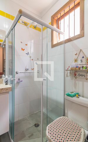 Casa à venda com 200m², 4 quartos e 2 vagas Casa à venda com 200m², 4 quartos e 2 vagasBanheiro da Suite 1