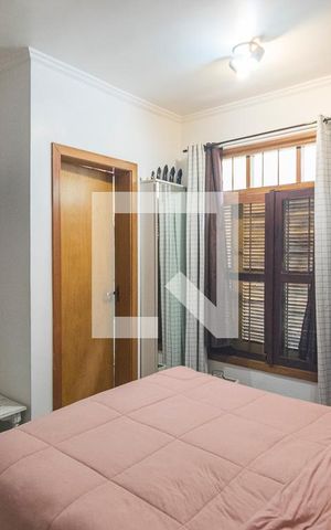 Casa à venda com 200m², 4 quartos e 2 vagas Casa à venda com 200m², 4 quartos e 2 vagasQuarto 1 Suite
