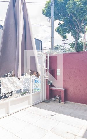 Casa à venda com 200m², 4 quartos e 2 vagas Casa à venda com 200m², 4 quartos e 2 vagasGaragem