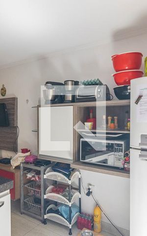 Casa à venda com 200m², 4 quartos e 2 vagas Casa à venda com 200m², 4 quartos e 2 vagasCozinha