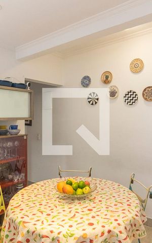 Casa à venda com 200m², 4 quartos e 2 vagas Casa à venda com 200m², 4 quartos e 2 vagasCopa