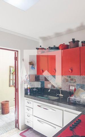 Casa à venda com 200m², 4 quartos e 2 vagas Casa à venda com 200m², 4 quartos e 2 vagasCozinha