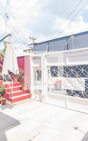 Casa à venda com 200m², 4 quartos e 2 vagas Casa à venda com 200m², 4 quartos e 2 vagasGaragem