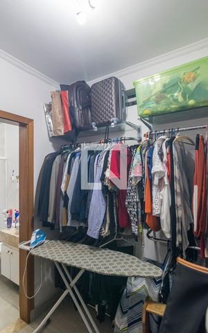 Casa à venda com 200m², 4 quartos e 2 vagas Casa à venda com 200m², 4 quartos e 2 vagasCloset da Suite 2